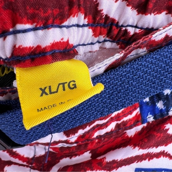 5/$25 Cabela’s mens XL American flag belted swimsuit - Picture 3 of 4